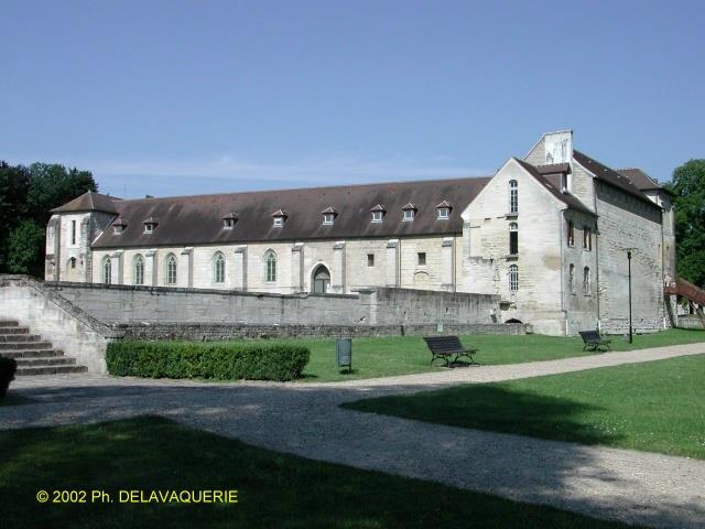 Eglises - Juillet 2002. Abbaye de Maubuisson (95).