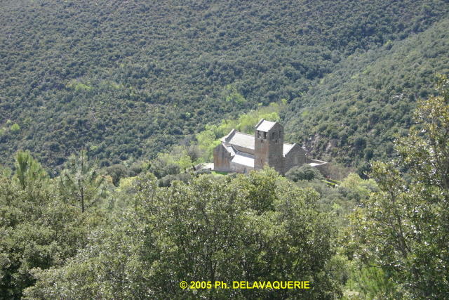 Eglises - Mai 2005. Le prieuré de Serrabona (66).