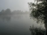 Paysages - Avril 2004. Un matin brumeux sur l'oise près de Cergy (95).