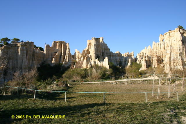 Paysages - Décembre 2004. Les orgues d'Ille-sur_Têt (66).