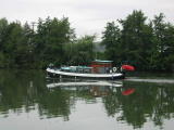 Bateaux - Juillet 2004. Un bateau sur l'oise près de Cergy (95).