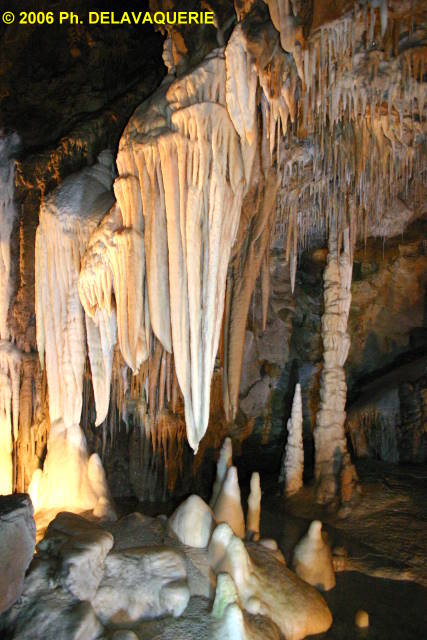 Grotte des grandes canalettes - Salle blanche : détail.