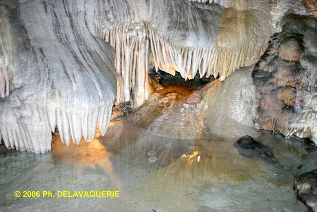 Grotte des grandes canalettes - Lac aux Atolls.